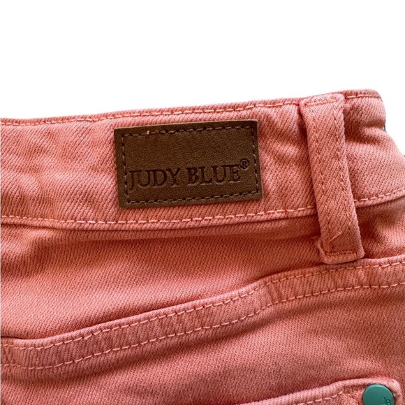 Women's Judy Blue Mid Rise Peach Distressed Jean Shorts Orange Size Large Summer - Picture 7 of 9